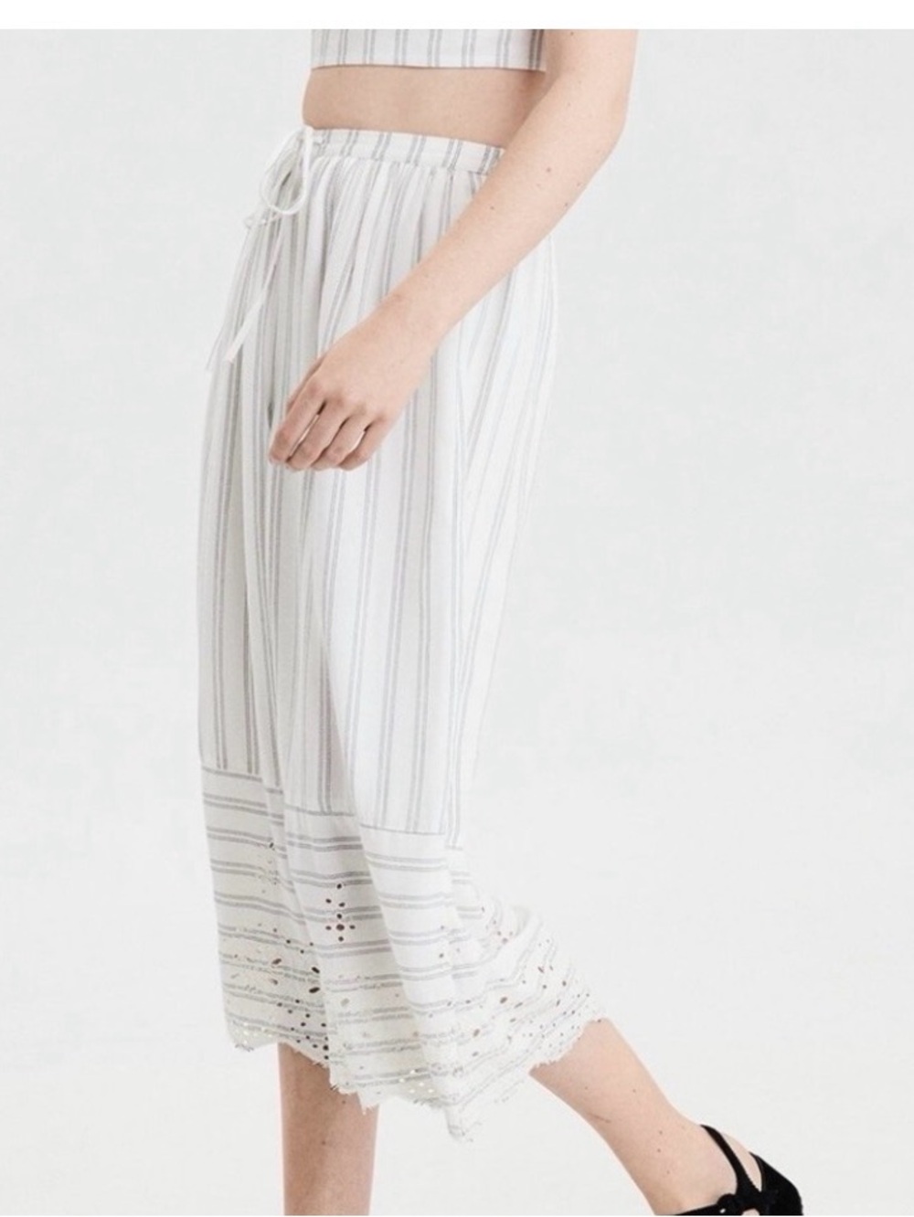 American Eagle Outfitters Eyelet Trim Cropped Top and Wide Leg Pants. Size XS